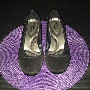 Dexflex Comfort Round Toe Wedges